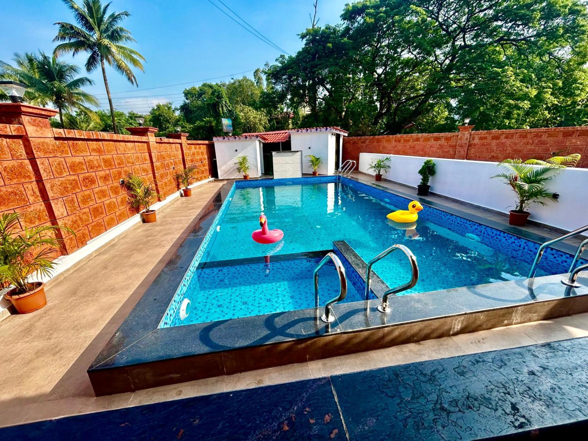 The Beach Hive Resort Kashid Exterior photo